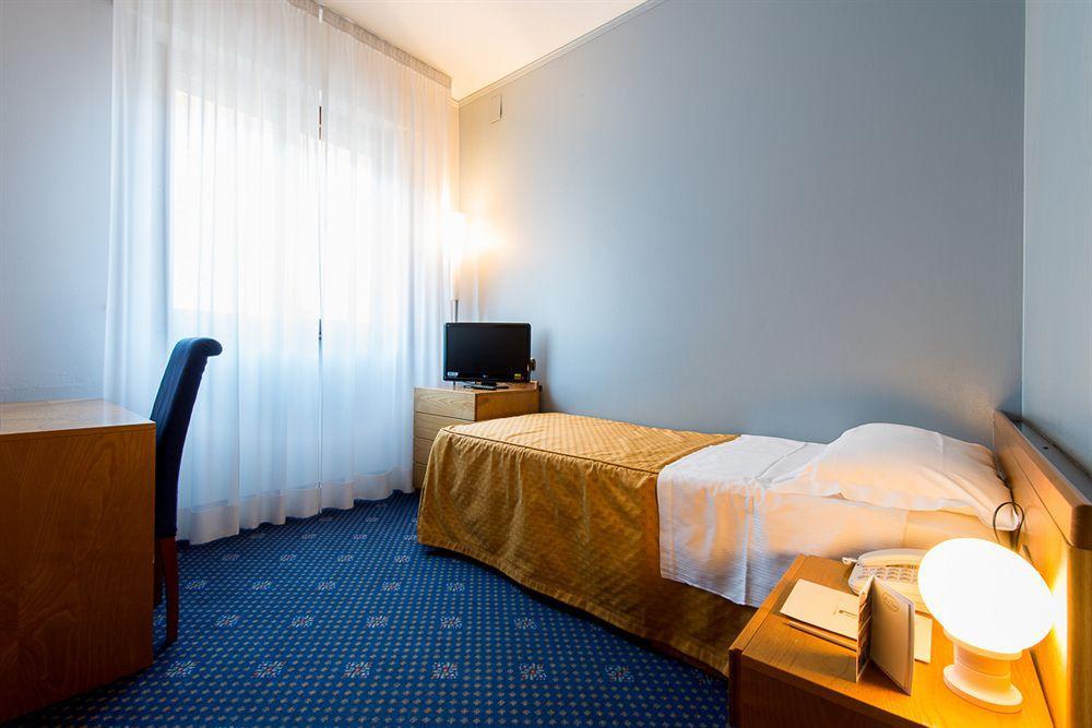 Hotel Terme Vittorio Veneto Exteriör bild