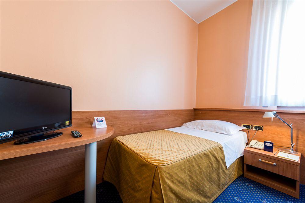 Hotel Terme Vittorio Veneto Exteriör bild